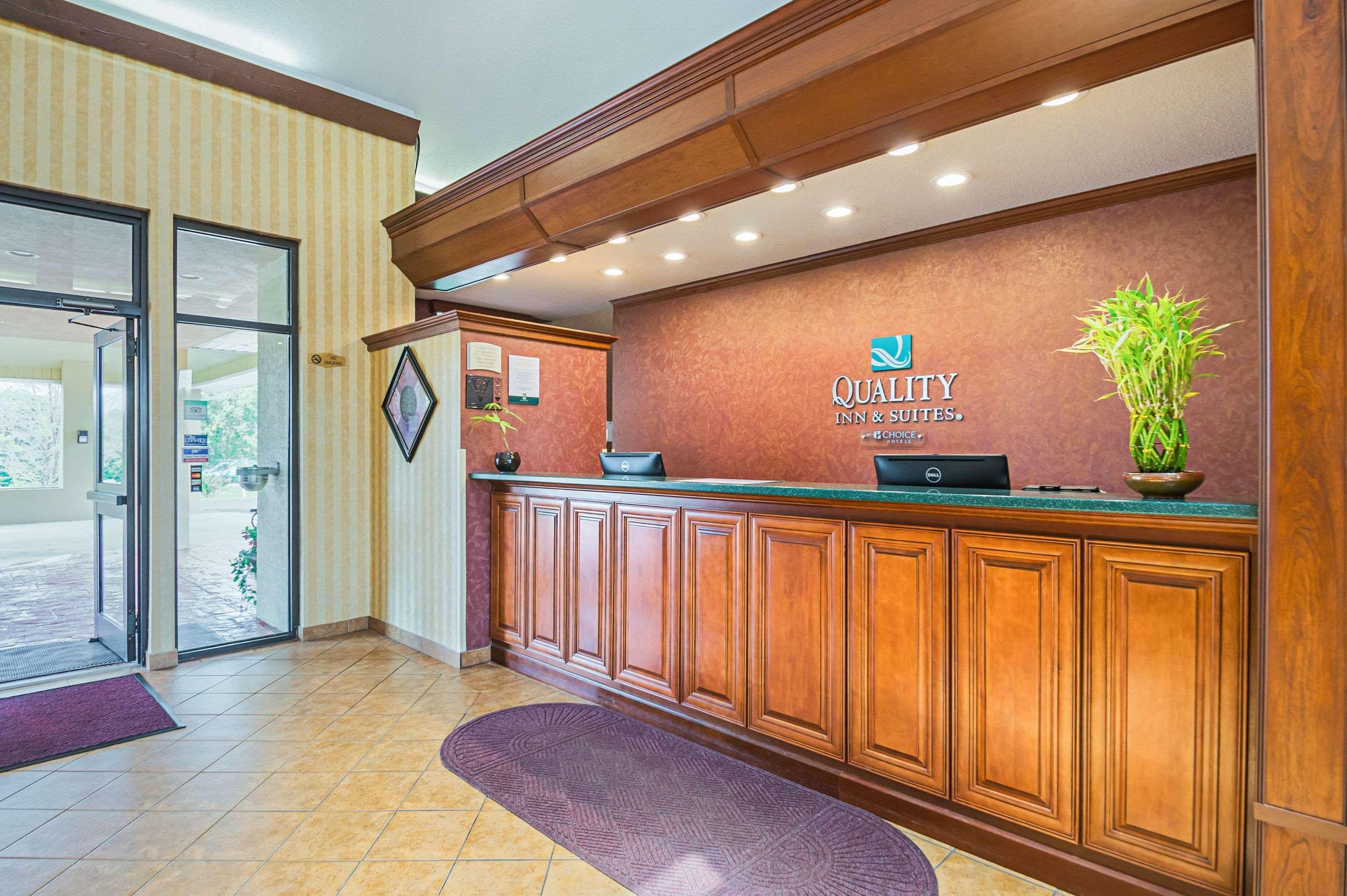 Quality Inn & Suites Frostburg-Cumberland Exterior photo